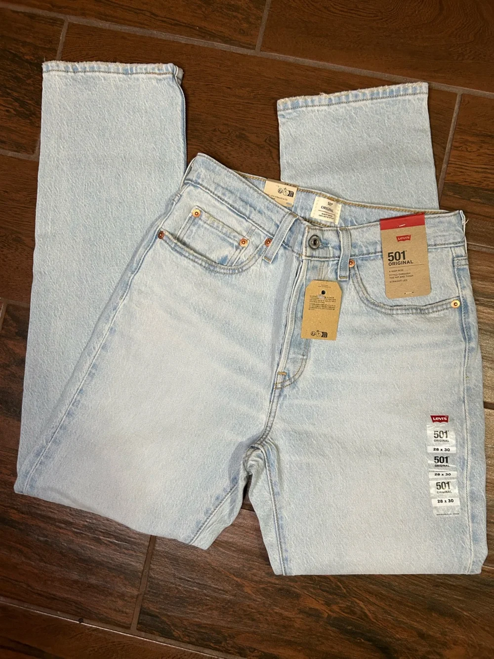 Levi’s 501 Original Straight Leg Jeans Women’s Light Wash Distressed Denim NWT - Picture 1 of 7